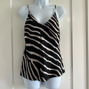 Size 2, XS animal print H&M top , excellent condition